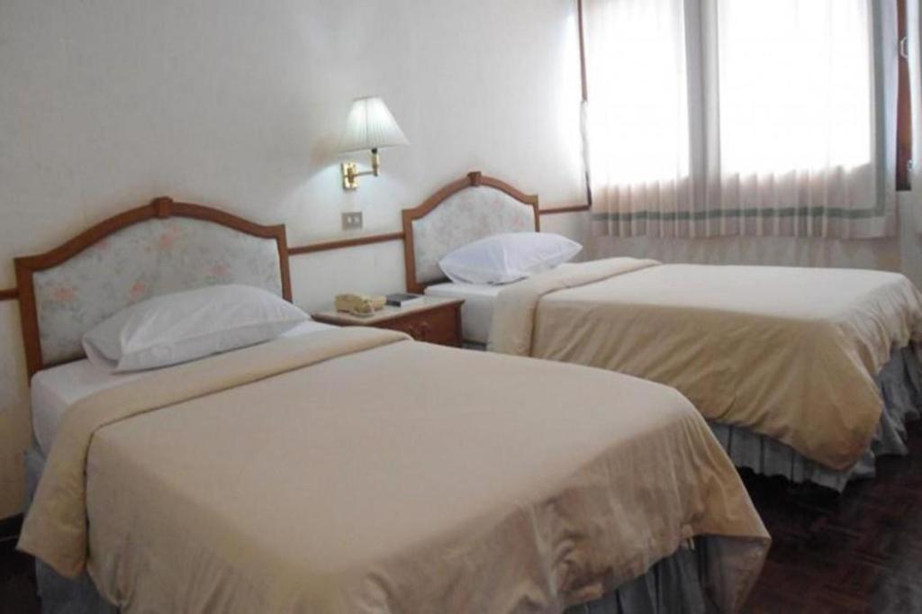 Ubon Hotel Убонратчатхані Екстер'єр фото