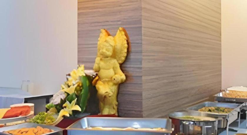 Ubon Hotel Убонратчатхані Екстер'єр фото
