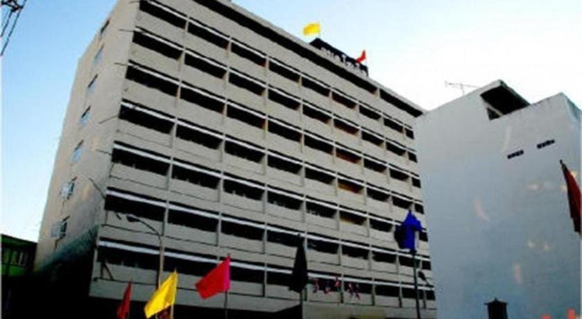 Ubon Hotel Убонратчатхані Екстер'єр фото