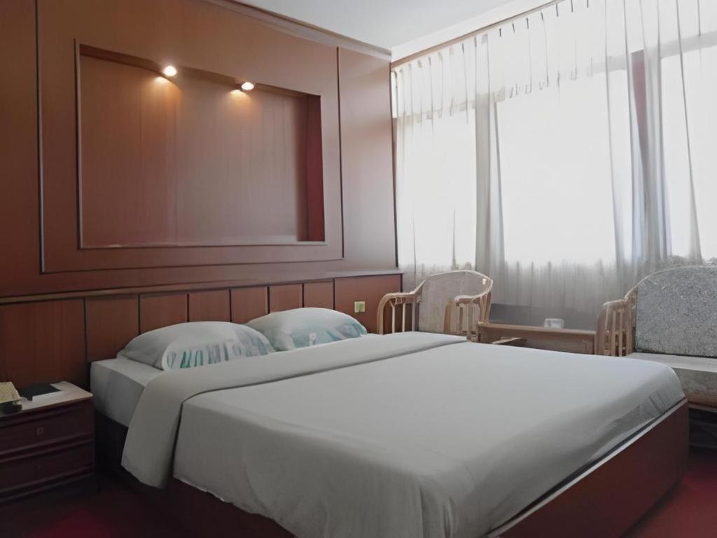 Ubon Hotel Убонратчатхані Екстер'єр фото