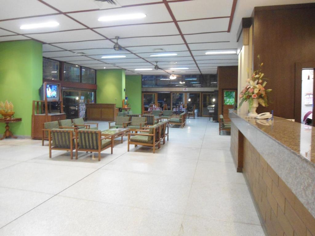 Ubon Hotel Убонратчатхані Екстер'єр фото